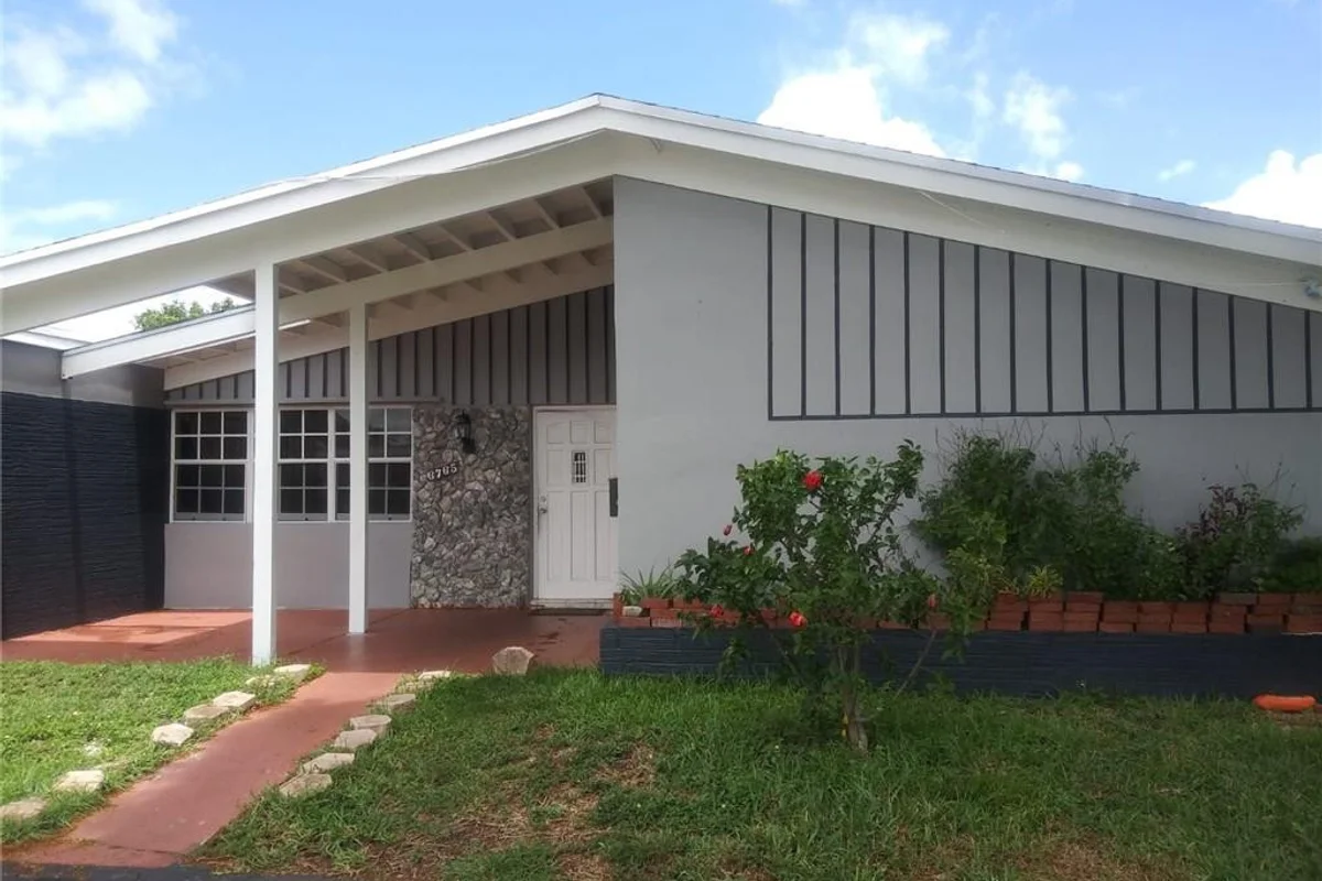 6765 Rose Dr, Miramar: photo 1 of 19