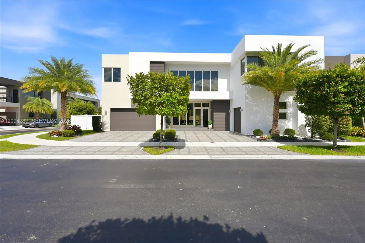 7525 NW 103rd Pl, Doral: photo 1 of 79