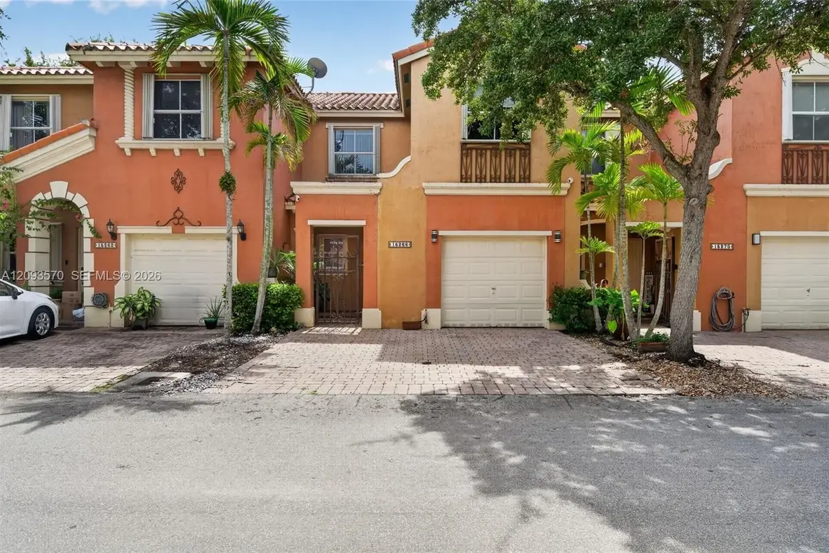 15266 SW 30th Ter, Miami: photo 1 of 40