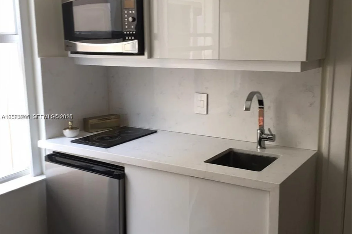 119 Menores Ave #8A, Coral Gables: photo 1 of 18