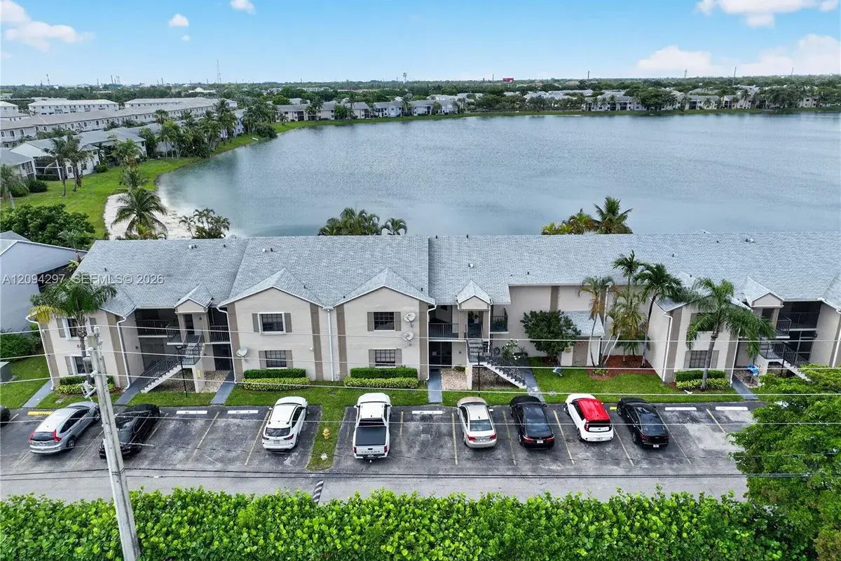 889 Hamilton Dr #889E, Homestead: photo 1 of 57