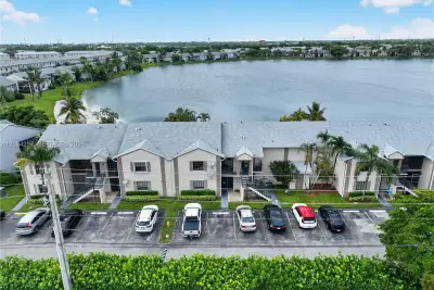 889 Hamilton Dr #889E, Homestead: photo 1 of 57
