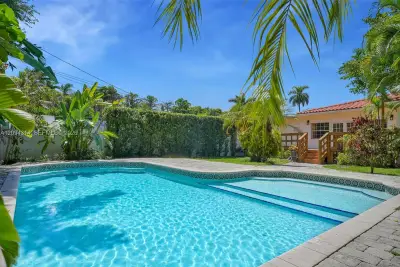 4529 Royal Palm Ave, Miami Beach: photo 1 of 39