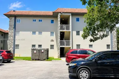 13900 Lake Placid Ct #A38, Miami Lakes: photo 1 of 10