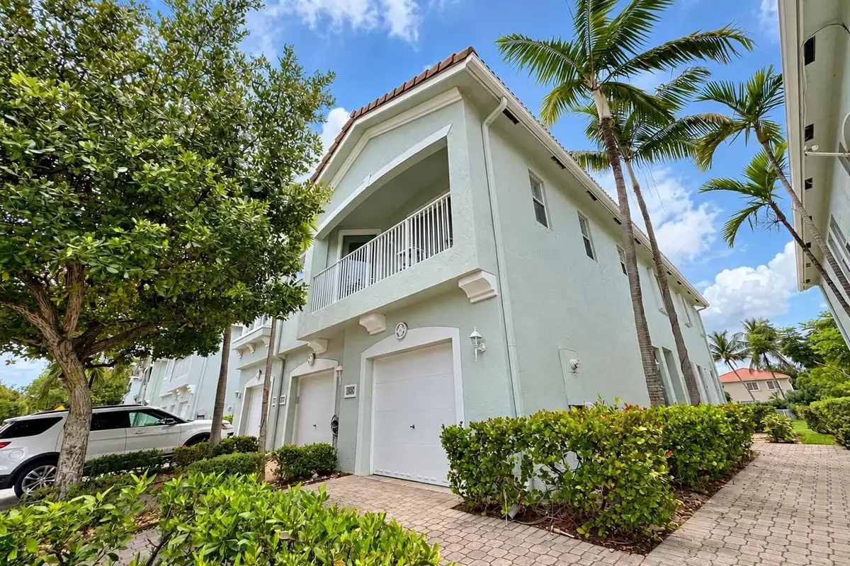 3069 Laurel Ridge Cir, Riviera Beach: photo 1 of 6