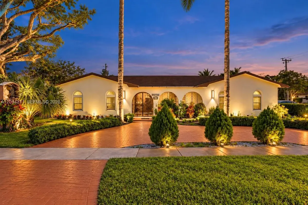 19901 Highland Lakes Blvd, Miami: photo 1 of 44