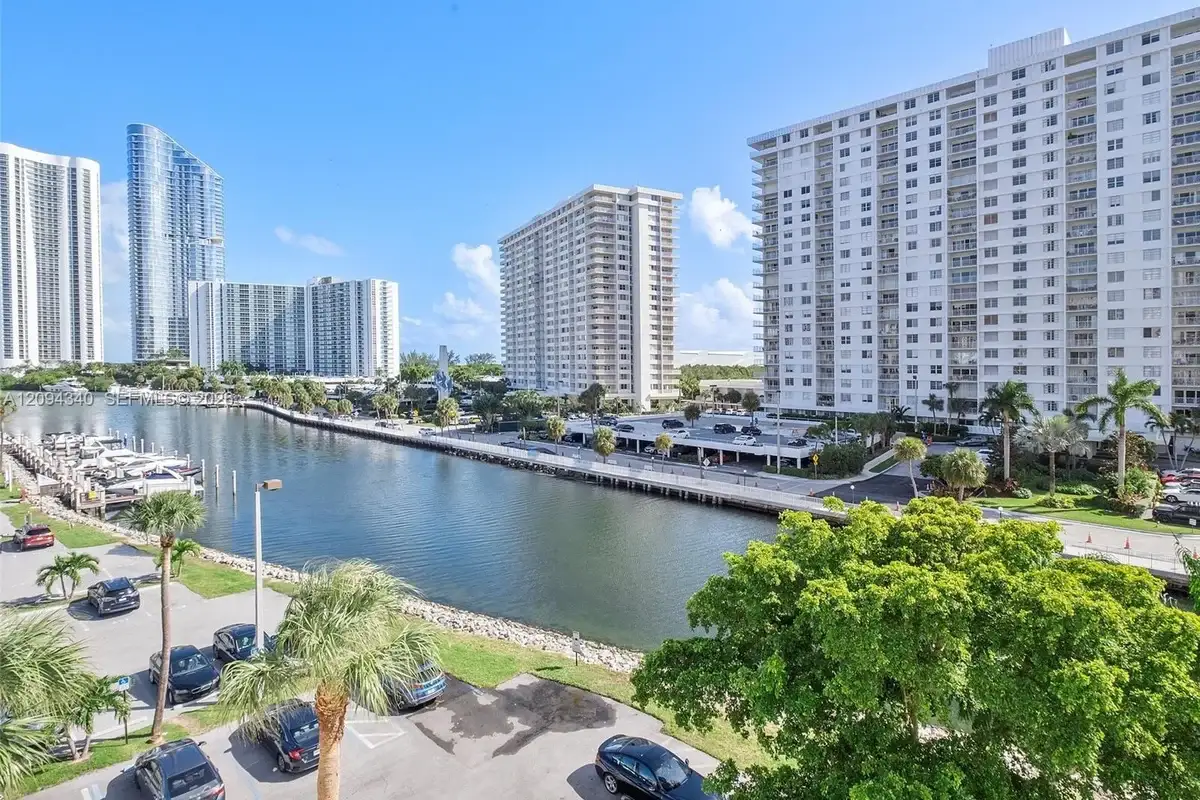 400 Kings Point Dr #523, Sunny Isles Beach: photo 1 of 25