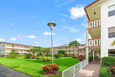 105 Brighton C, Boca Raton: photo 1 of 23