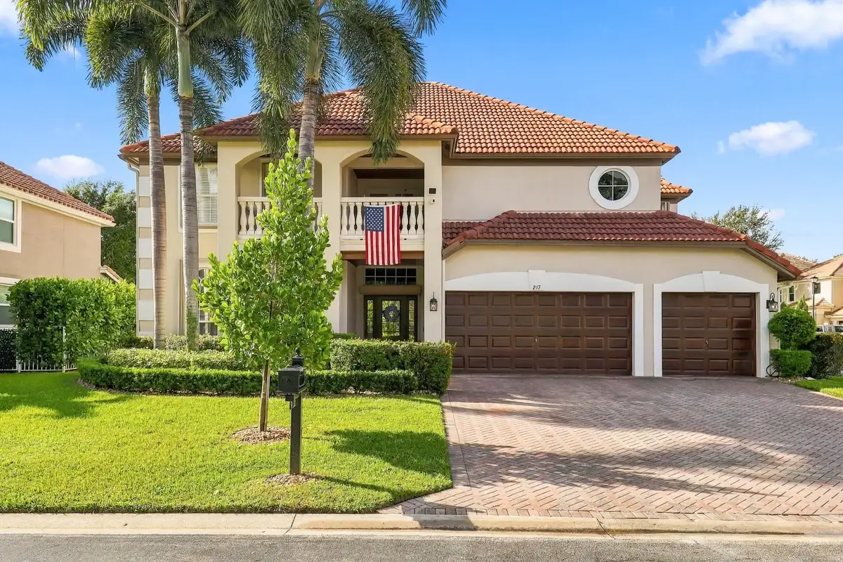 217 Lone Pine Dr, Palm Beach Gardens: photo 1 of 45