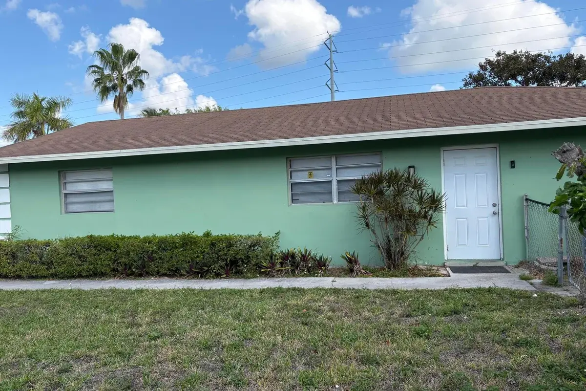 5954 Bahama Ct, West Palm Beach: photo 1 of 6