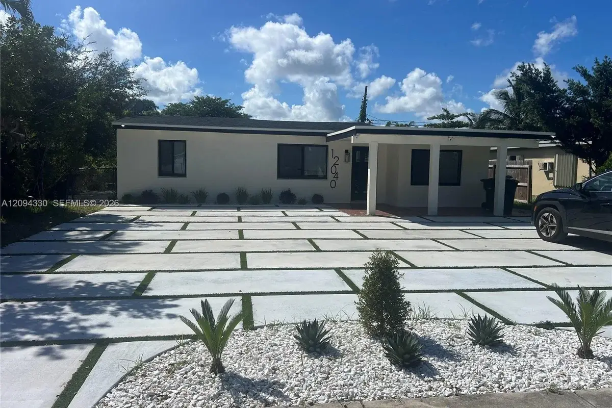 12040 N Miami Ave, North Miami: photo 1 of 26