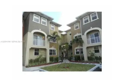8899 NW 107th Ct #207, Doral: photo 1 of 13