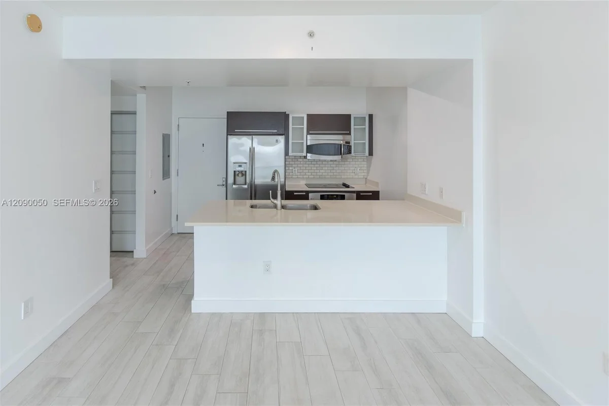 333 NE 24th St #1811, Miami: photo 1 of 18