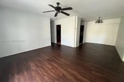 House in Fort Lauderdale: photo 1 of 6