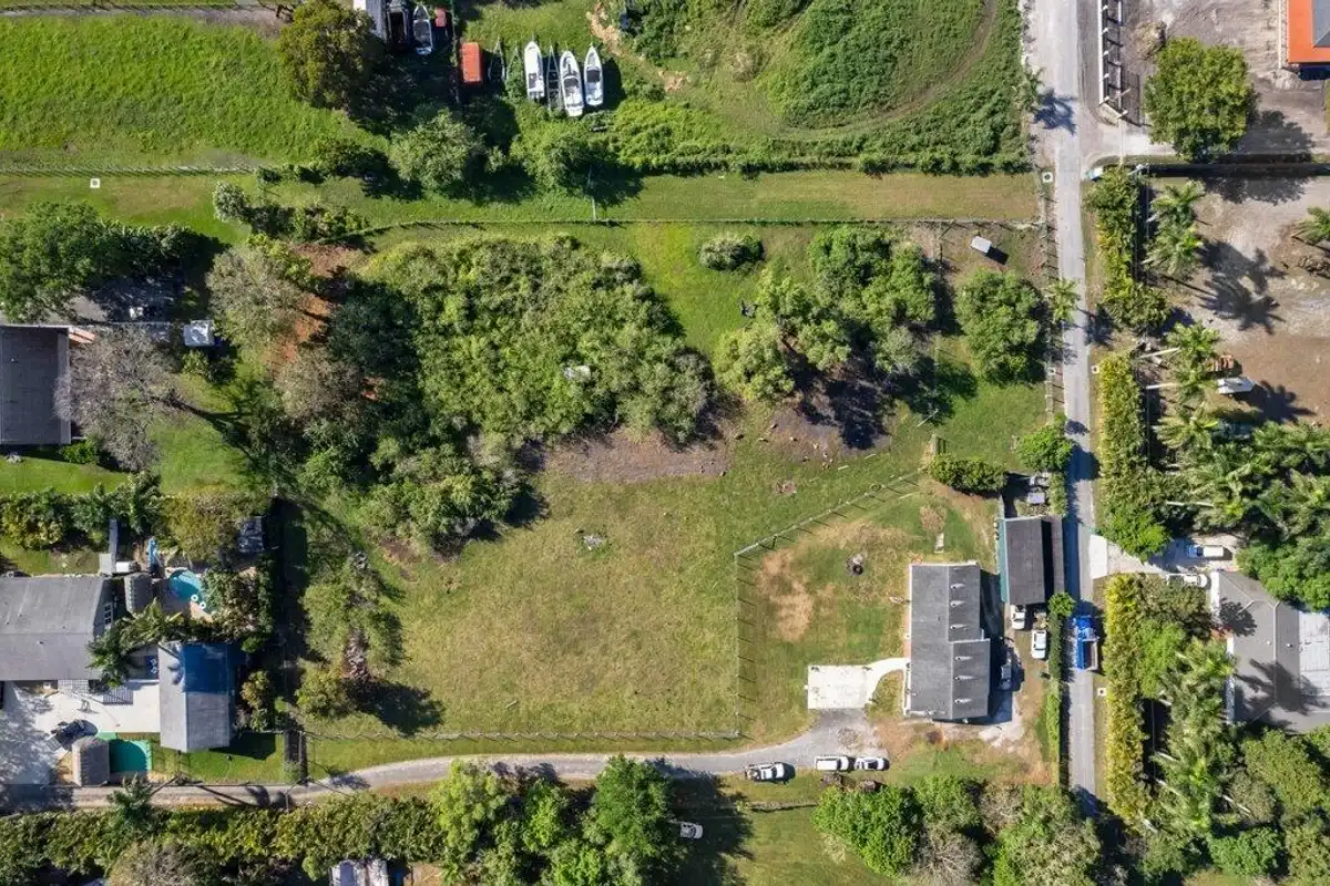 5400 SW 162nd Ave, Southwest Ranches: photo 1 of 14