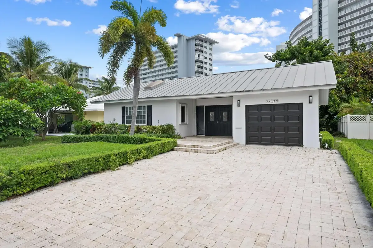 2004 SE 26th Ter, Fort Lauderdale: photo 1 of 31