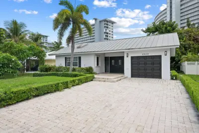 2004 SE 26th Ter, Fort Lauderdale: photo 1 of 31