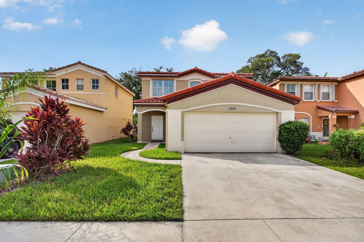 4258 NW 1st Dr, Deerfield Beach: photo 1 of 47