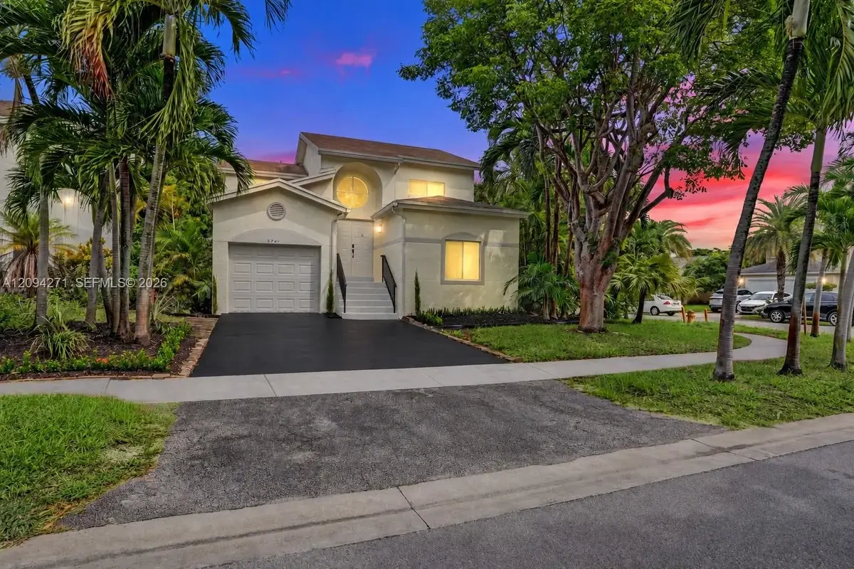 8741 SW 10th St, Pembroke Pines: photo 1 of 53