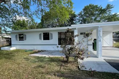 6104 NW 10th St, Margate: photo 1 of 16