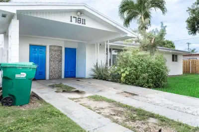 17811 SW 112th Ave, Miami: photo 1 of 34