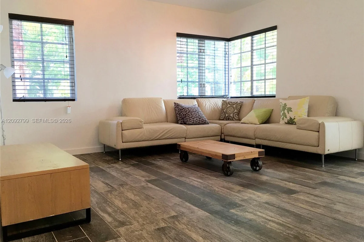 645 Michigan Ave #C, Miami Beach: photo 1 of 19
