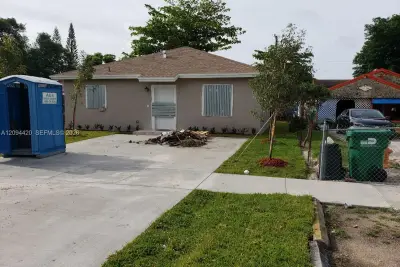 2271 NW 49th St, Miami: photo 1 of 1