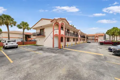 6165 W 22nd Ct #105, Hialeah: photo 1 of 1
