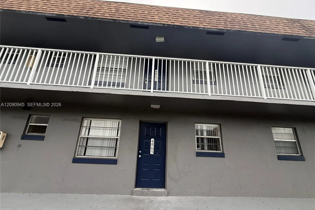 4865 NW 9th Dr, Plantation: photo 1 of 9