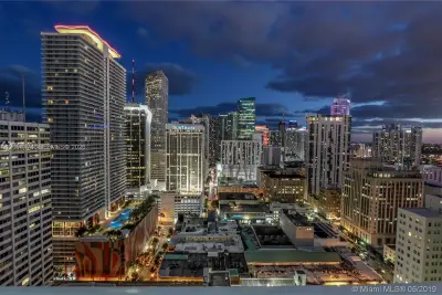 253 NE 2nd St #3408, Miami: photo 1 of 24