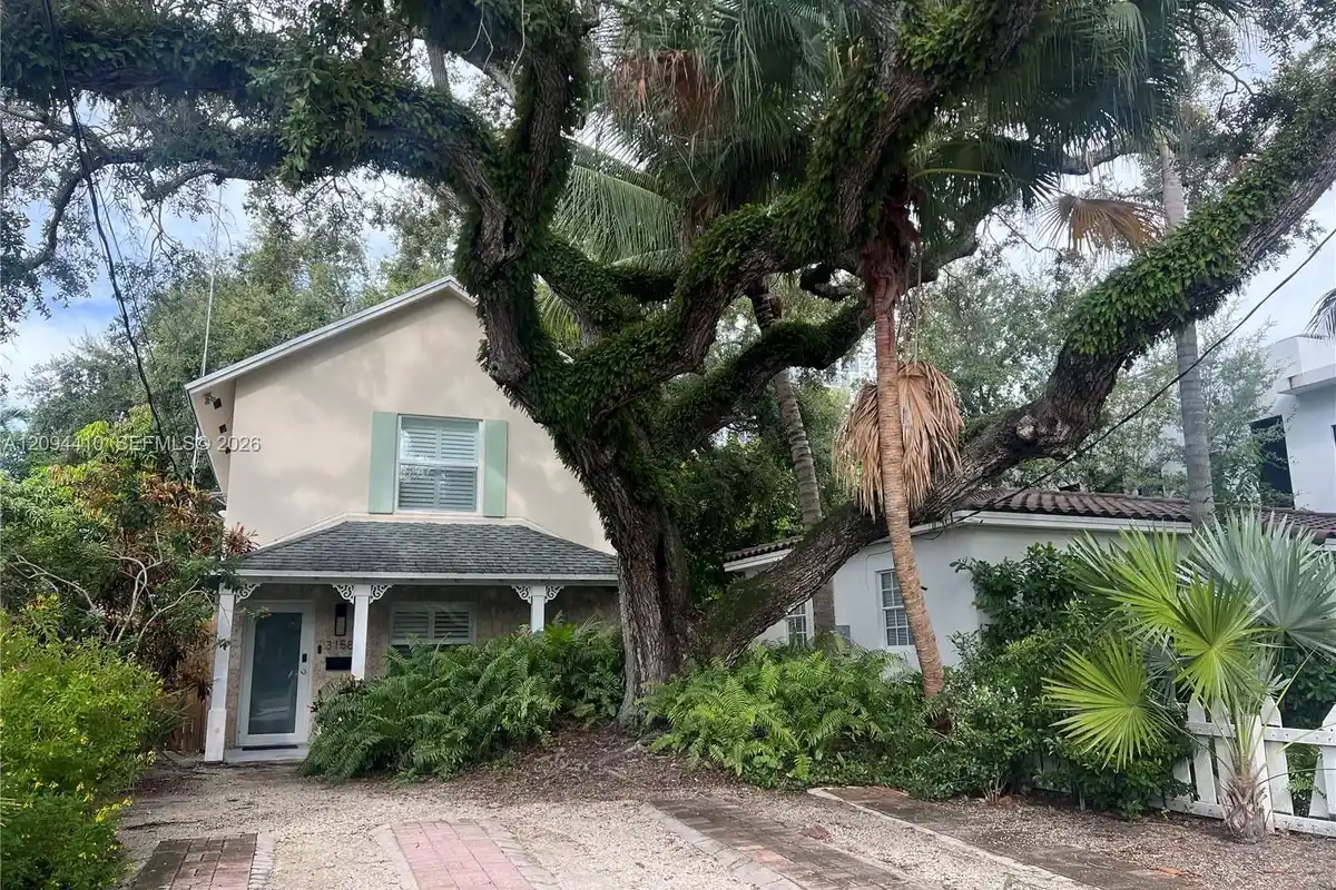 3158 Carter St, Miami: photo 1 of 22