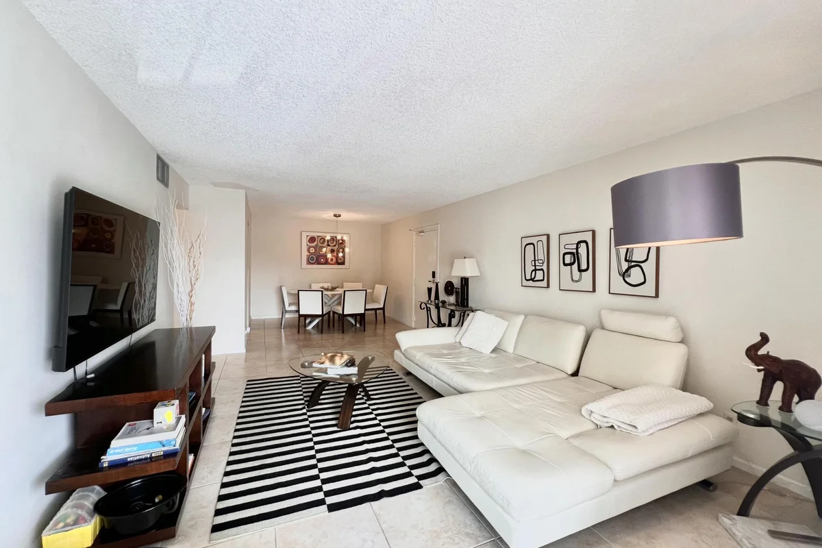 6421 Bay Club Dr #3, Fort Lauderdale: photo 1 of 39