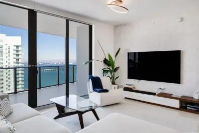 488 NE 18th St #4805, Miami: photo 1 of 52