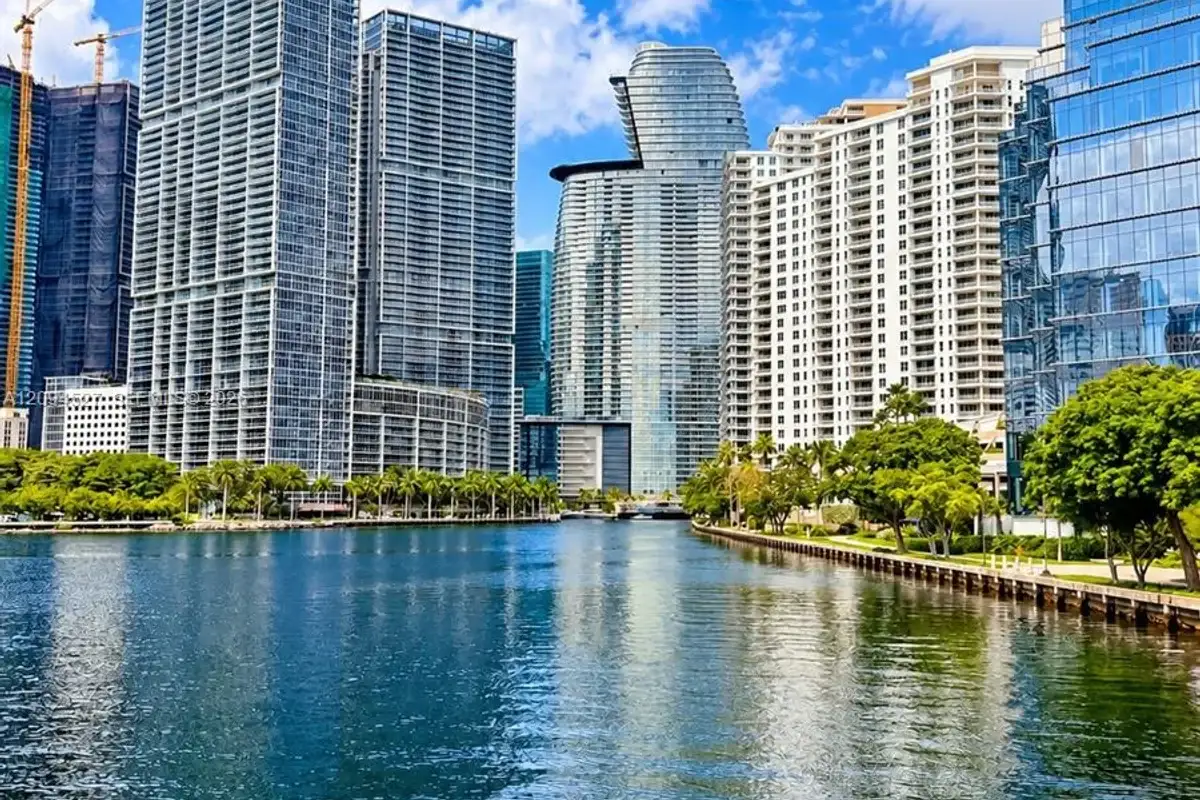 801 Brickell Key Blvd #2108, Miami: photo 1 of 33