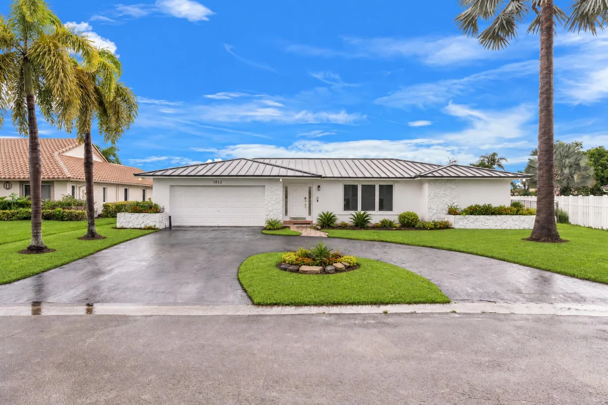 1852 NW 82nd Ave, Coral Springs: photo 1 of 38