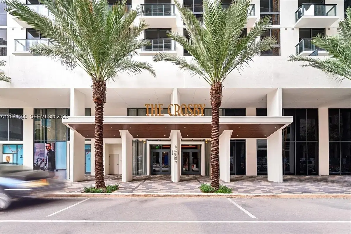 11 NE 6th St #706, Miami: photo 1 of 23