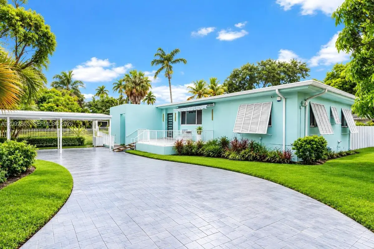 405 NE 150th St, Miami: photo 1 of 35