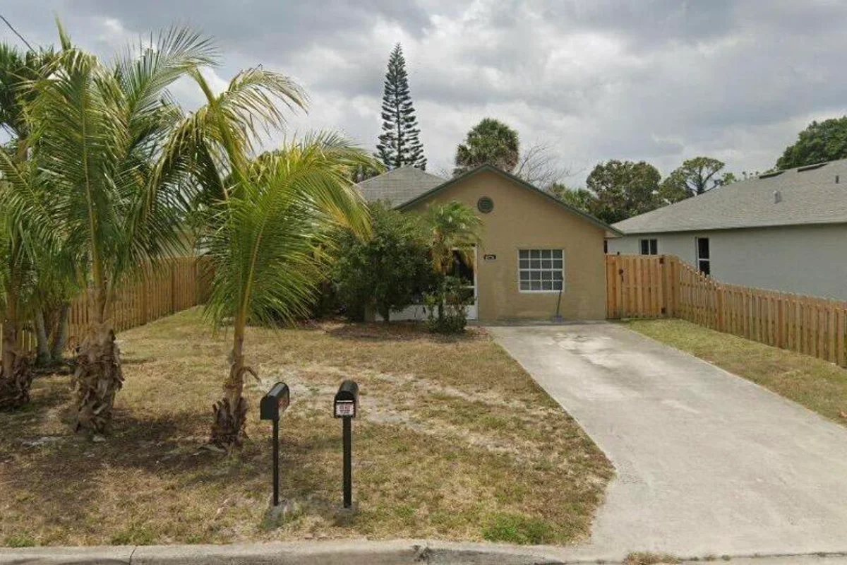 6774 4th St, Jupiter: photo 1 of 5