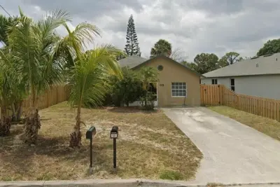 6774 4th St, Jupiter: photo 1 of 5