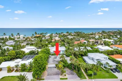 167 Beacon Ln, Jupiter: photo 1 of 32