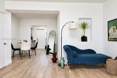 951 Jefferson Ave #6, Miami Beach: photo 1 of 14
