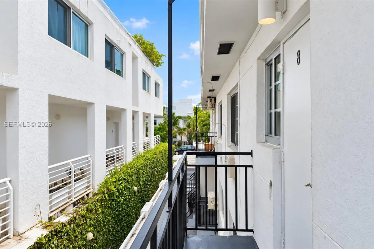 951 Jefferson Ave #8, Miami Beach: photo 1 of 12