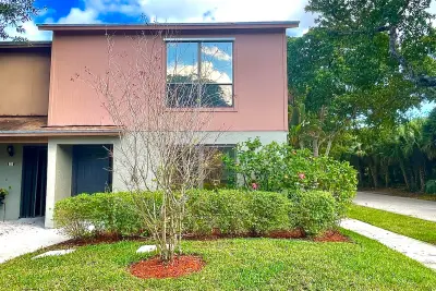 501 Sandtree Dr, Palm Beach Gardens: photo 1 of 31