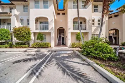 11603 NW 89th St #213, Doral: photo 1 of 51
