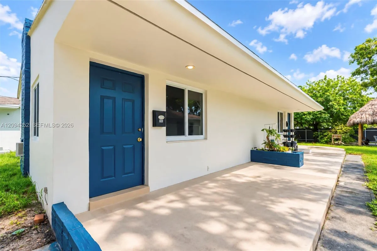 123 SE 2nd Ave #1, Hallandale Beach: photo 1 of 12