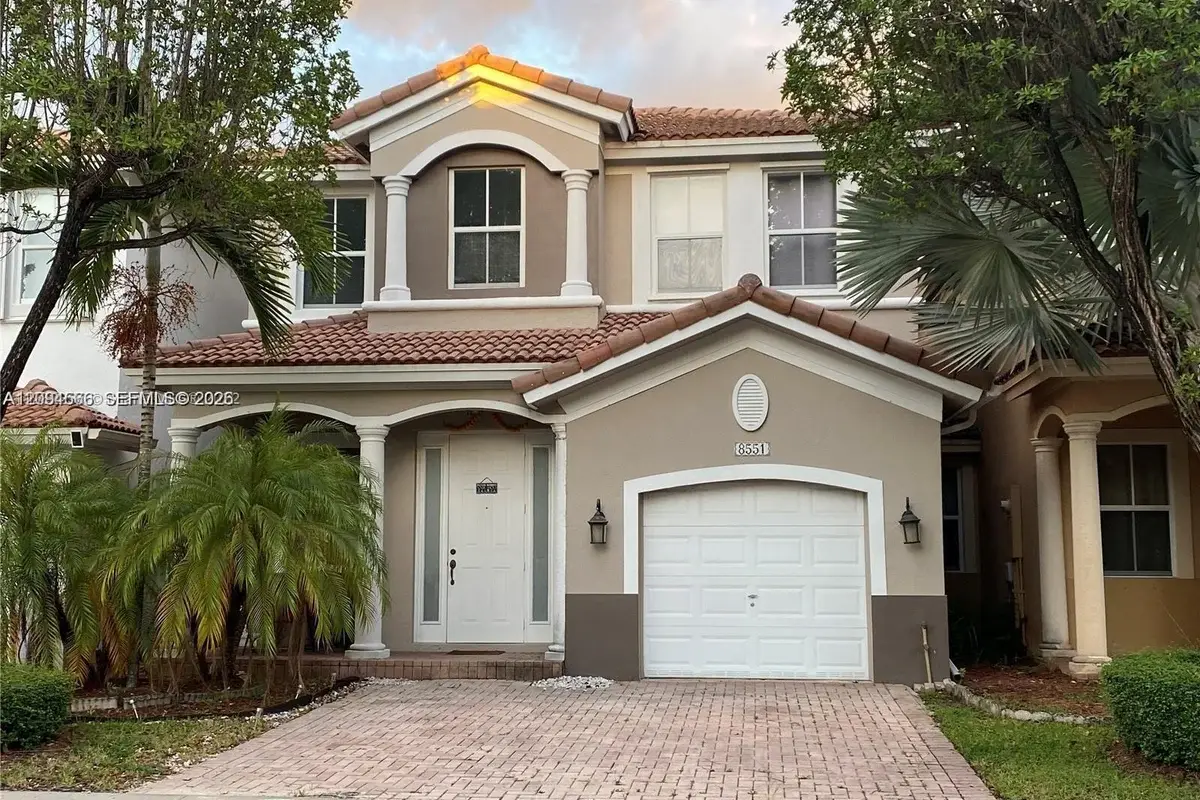 8551 NW 108th Ct, Doral: photo 1 of 14