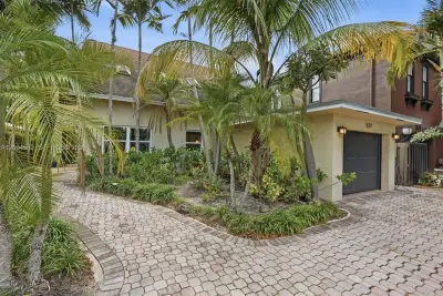 521 N Victoria Park Rd, Fort Lauderdale: photo 1 of 17