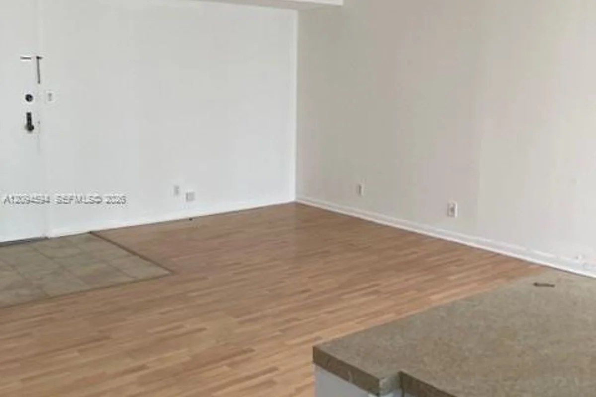 17021 N Bay Rd #624, Sunny Isles Beach: photo 1 of 9