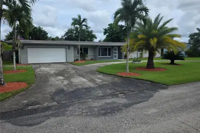 27401 SW 165th Ave, Homestead: photo 1 of 18