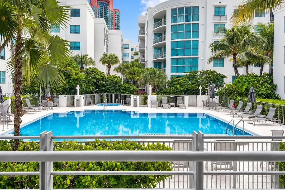 110 Washington Ave #2412, Miami Beach: photo 1 of 8